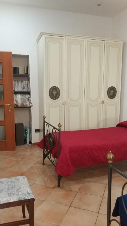Camere Simili A Ostello Solo Per Uomini - Hostel-Like Rooms Only For Man Taranto Kültér fotó