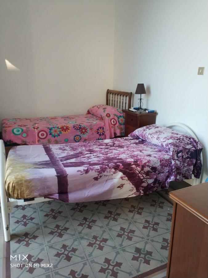 Camere Simili A Ostello Solo Per Uomini - Hostel-Like Rooms Only For Man Taranto Kültér fotó